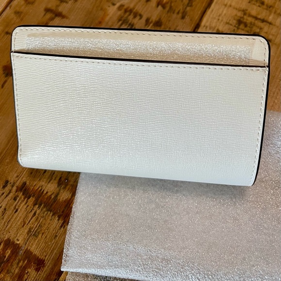 Kate Spade Urban Taxi Medium Slim Wallet - Picture 4 of 5